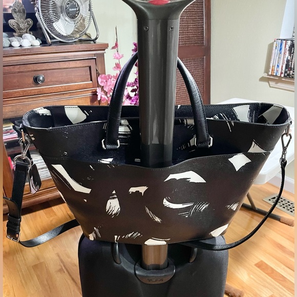 TUMI Sinclair large Camila tote - Picture 15 of 16